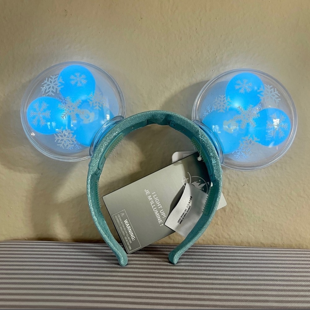 Disney Holiday Light Up Minnie Ears Headband